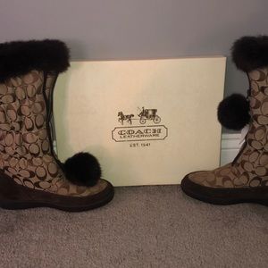 AUTHENTIC COACH ‼️ Theona Boots Signature C/Rabbit